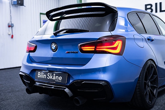 BMW M140i 13 of 26