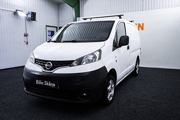 Nissan NV200 3 of 13