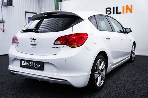 Opel Astra 9 of 21