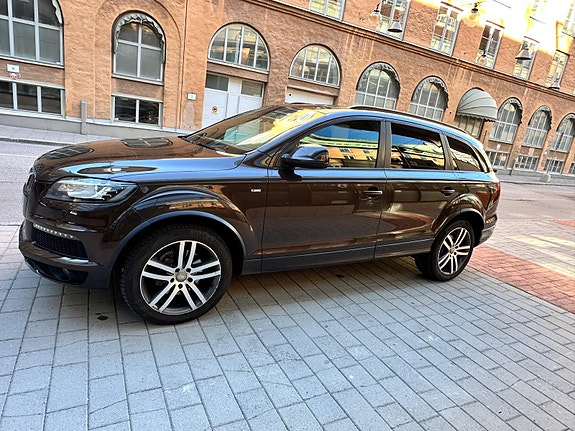 Audi Q7 6 of 8