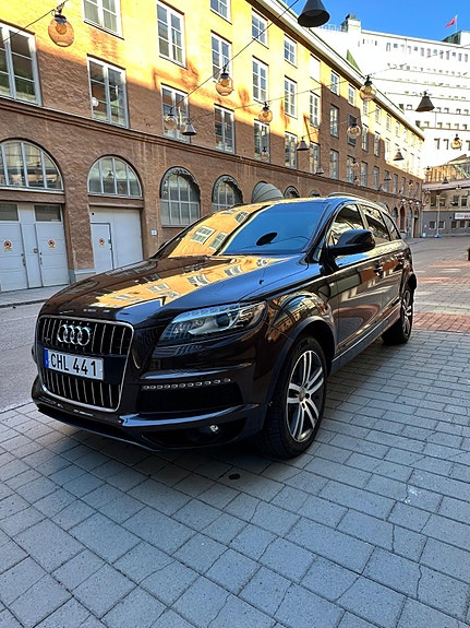 Audi Q7 3 of 8