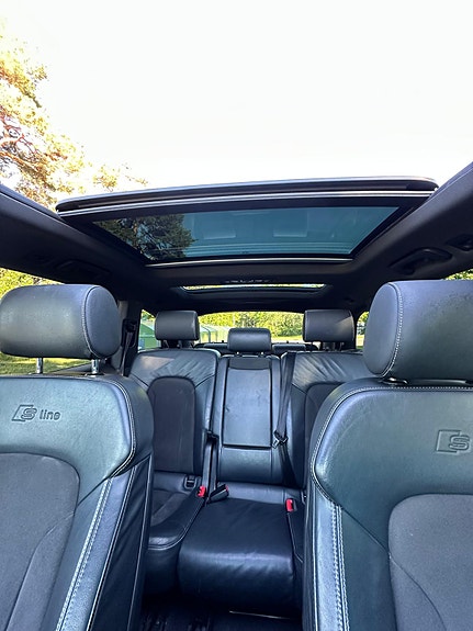 Audi Q7 2 of 8