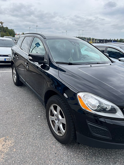 Volvo XC60 5 of 10