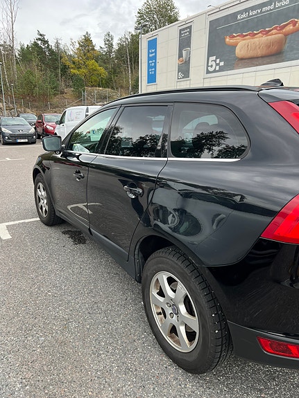 Volvo XC60 4 of 10