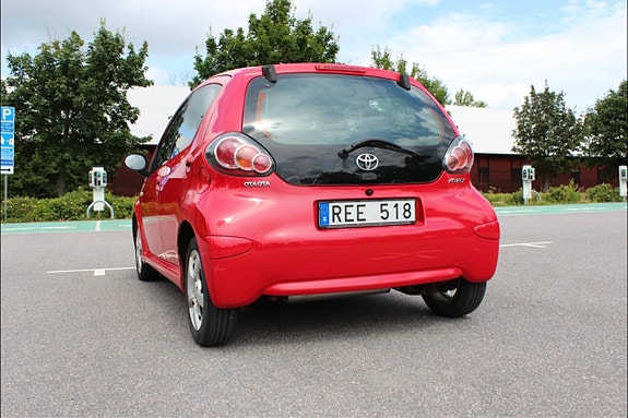 Toyota Aygo 2 of 7