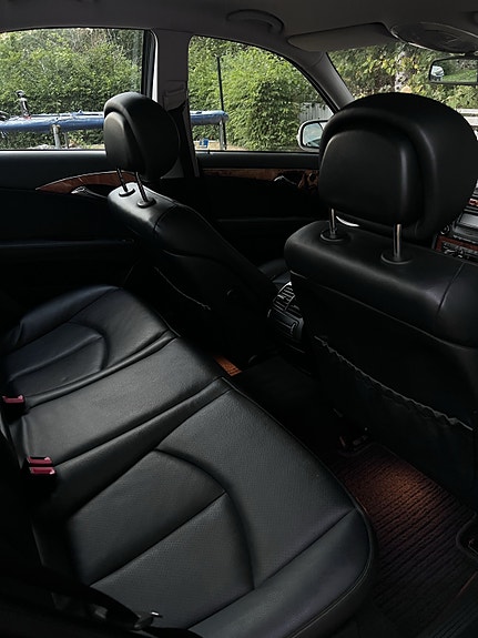 Mercedes-Benz E320 8 of 17