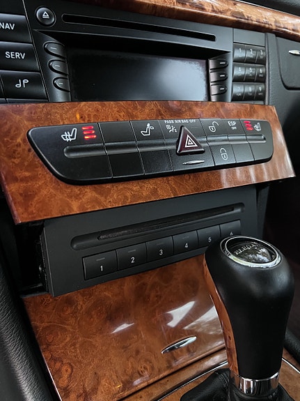 Mercedes-Benz E320 12 of 17