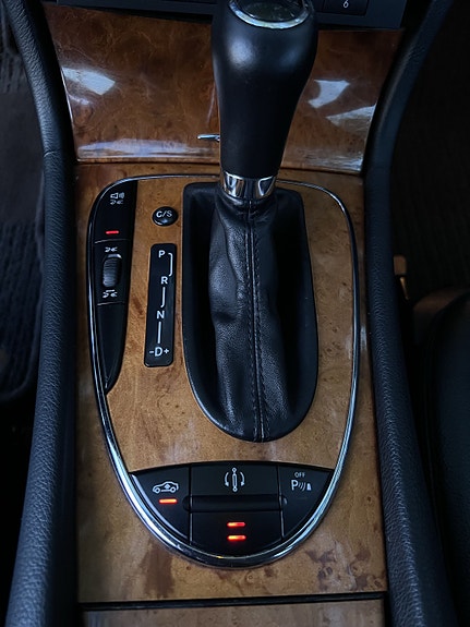 Mercedes-Benz E320 14 of 17