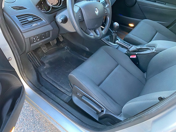 Renault Megane 12 of 14