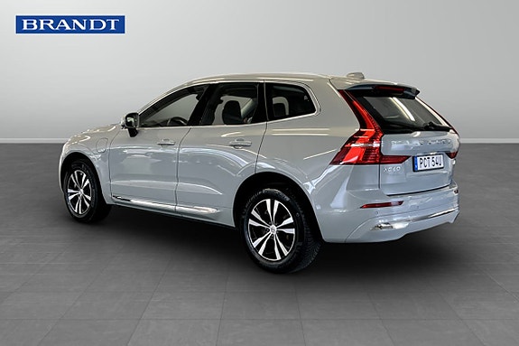 Volvo XC60 2 of 9