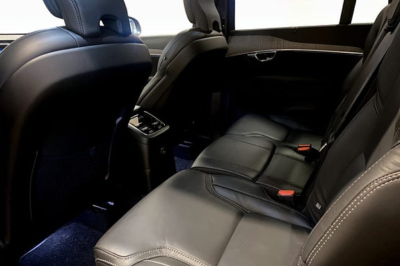 Volvo XC90 9 of 12
