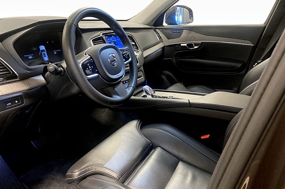Volvo XC90 6 of 12