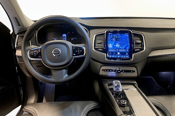 Volvo XC90 5 of 12