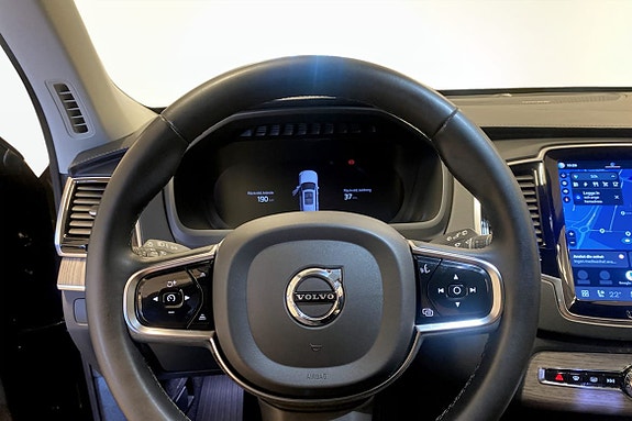 Volvo XC90 8 of 12