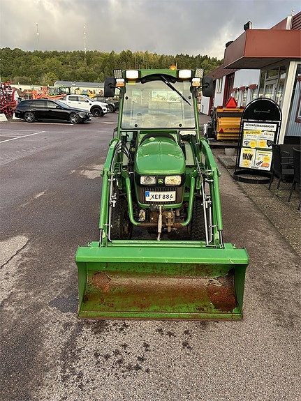 John Deere 2027R KOMPAKTTRAKTOR 2 of 9