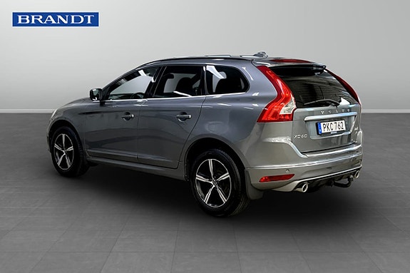 Volvo XC60 2 of 9