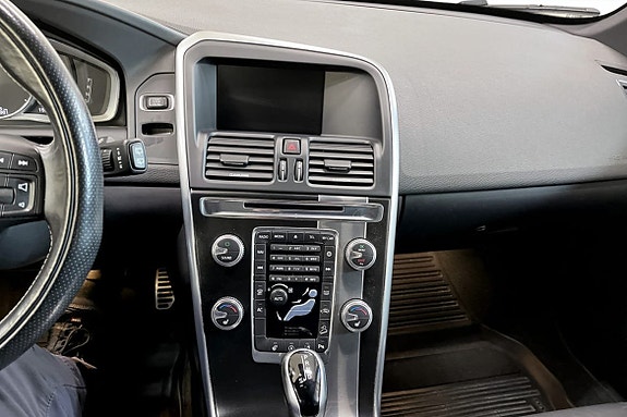 Volvo XC60 6 of 9