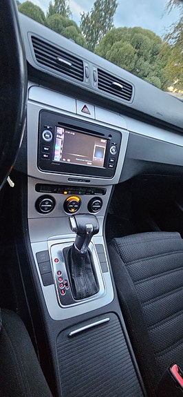 Volkswagen Passat 7 of 16
