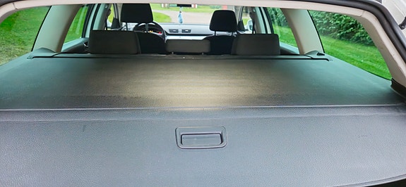 Volkswagen Passat 14 of 16