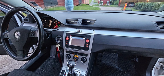 Volkswagen Passat 6 of 16