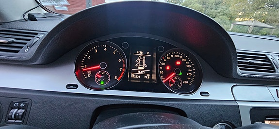 Volkswagen Passat 16 of 16