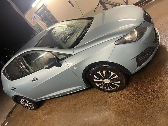 Seat Ibiza 2 of 6
