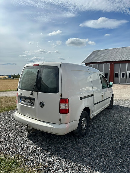 Volkswagen Caddy Maxi 2 of 5