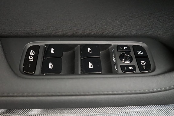 Polestar 2 10 of 21