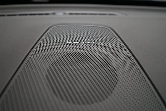 Volvo XC60 15 of 22
