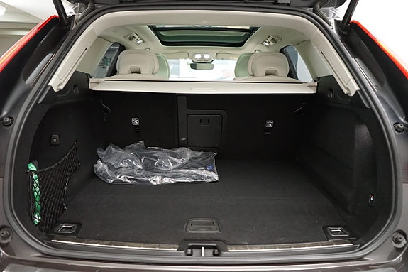 Volvo XC60 8 of 21
