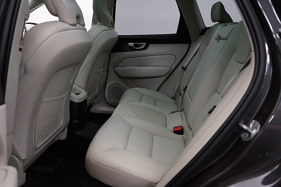 Volvo XC60 7 of 21