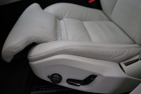 Volvo XC60 14 of 21