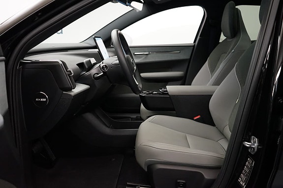 Volvo EX30 5 of 17