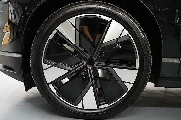 Volvo EX30 17 of 17