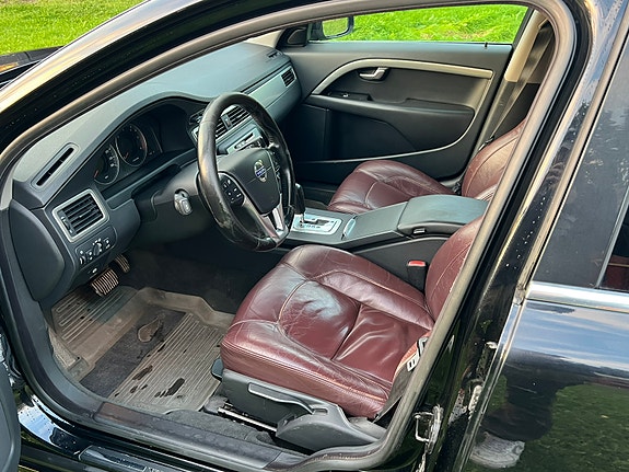 Volvo V70 4 of 10