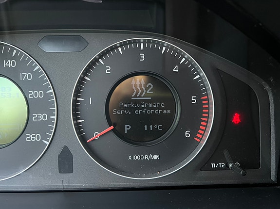 Volvo V70 8 of 10