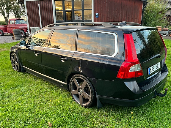 Volvo V70 3 of 10