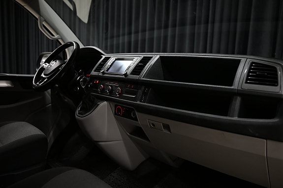 Volkswagen Transporter 27 of 28