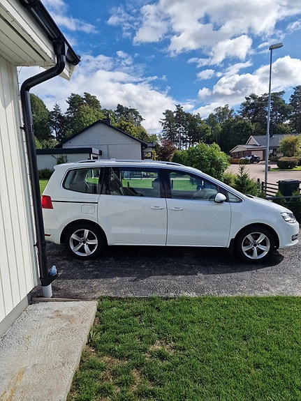 Volkswagen Sharan 3 of 6