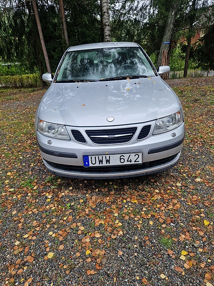 Saab 9-3 2 of 5