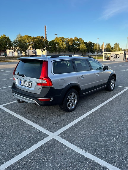 Volvo XC70 3 of 6