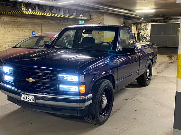 Chevrolet K1500 2 of 8