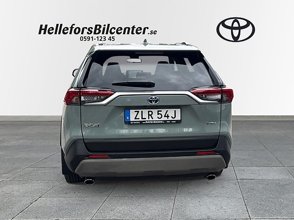 Toyota RAV4 4 of 23