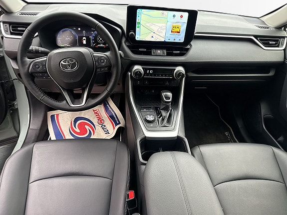 Toyota RAV4 8 of 23