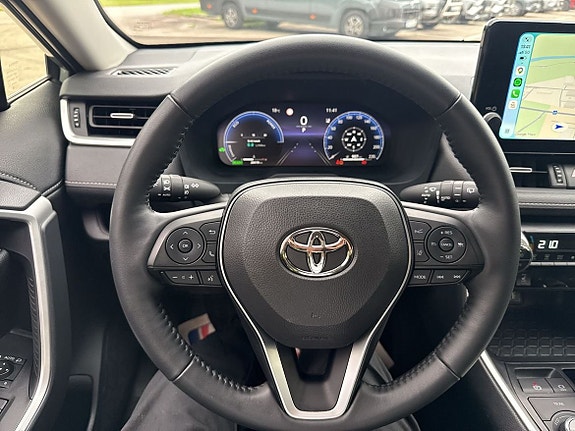Toyota RAV4 13 of 23