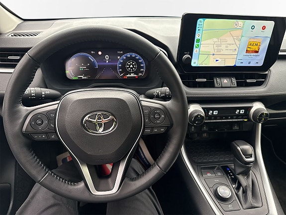 Toyota RAV4 9 of 23