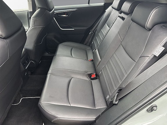 Toyota RAV4 11 of 23