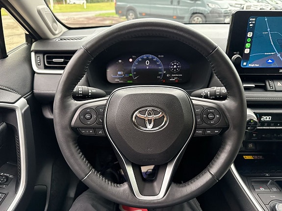 Toyota RAV4 13 of 29
