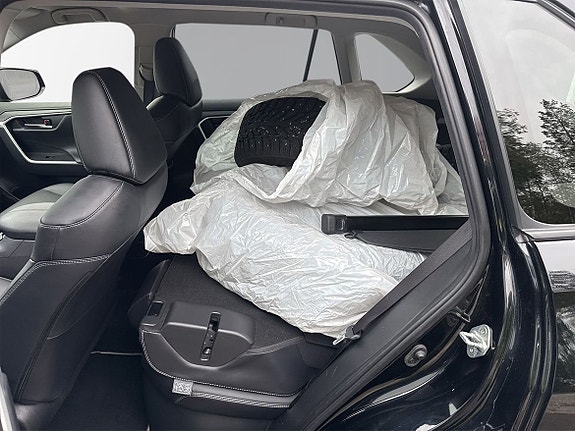 Toyota RAV4 12 of 29