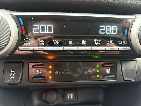 Toyota RAV4 20 of 27